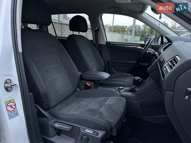 Белый Фольксваген Tiguan Allspace, объемом двигателя 2 л и пробегом 184 тыс. км за 31499 $, фото 90 на Automoto.ua