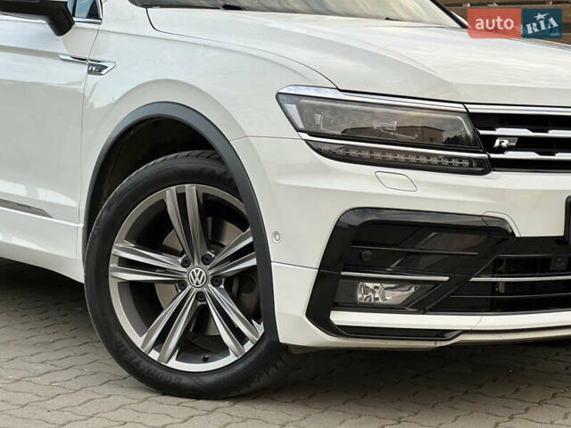 Белый Фольксваген Tiguan Allspace, объемом двигателя 2 л и пробегом 184 тыс. км за 31499 $, фото 25 на Automoto.ua