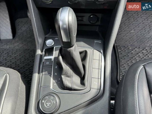 Белый Фольксваген Tiguan Allspace, объемом двигателя 2 л и пробегом 86 тыс. км за 23400 $, фото 22 на Automoto.ua