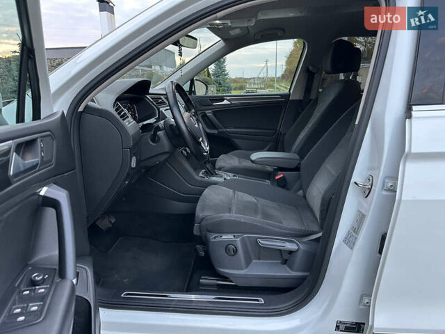 Белый Фольксваген Tiguan Allspace, объемом двигателя 2 л и пробегом 184 тыс. км за 31499 $, фото 55 на Automoto.ua