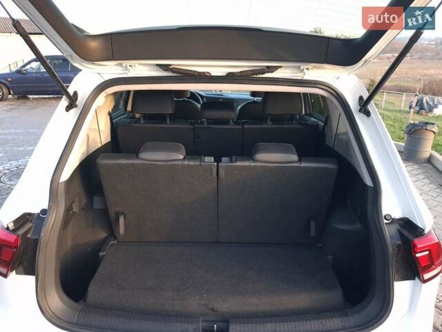 Білий Фольксваген Tiguan Allspace, об'ємом двигуна 1.97 л та пробігом 130 тис. км за 17800 $, фото 14 на Automoto.ua