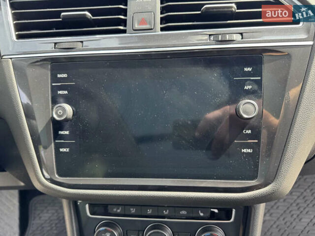 Белый Фольксваген Tiguan Allspace, объемом двигателя 2 л и пробегом 86 тыс. км за 23400 $, фото 21 на Automoto.ua