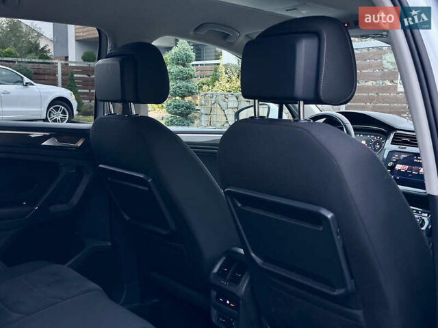 Белый Фольксваген Tiguan Allspace, объемом двигателя 2 л и пробегом 184 тыс. км за 31499 $, фото 85 на Automoto.ua