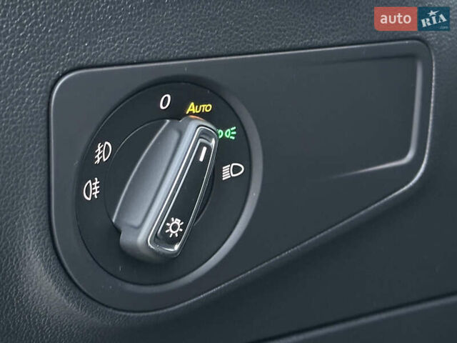 Белый Фольксваген Tiguan Allspace, объемом двигателя 2 л и пробегом 184 тыс. км за 31499 $, фото 59 на Automoto.ua