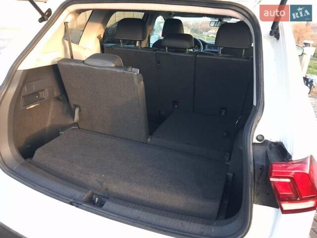 Білий Фольксваген Tiguan Allspace, об'ємом двигуна 1.97 л та пробігом 130 тис. км за 17800 $, фото 13 на Automoto.ua