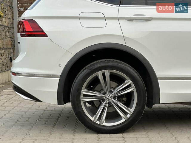 Белый Фольксваген Tiguan Allspace, объемом двигателя 2 л и пробегом 184 тыс. км за 31499 $, фото 38 на Automoto.ua