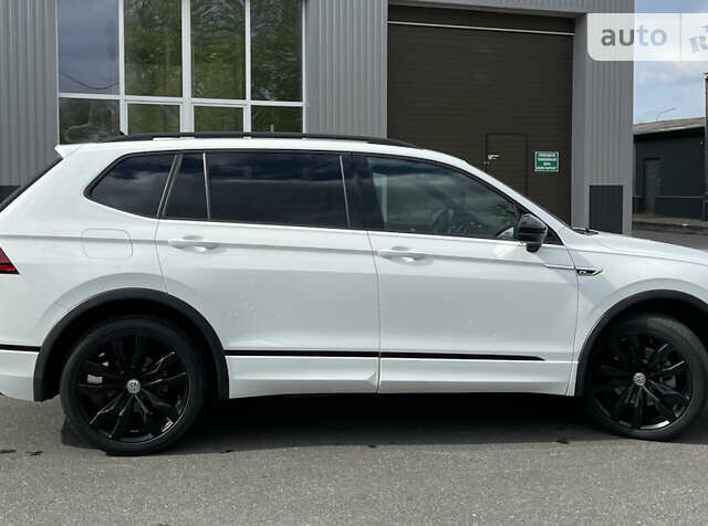 Білий Фольксваген Tiguan Allspace, об'ємом двигуна 1.98 л та пробігом 65 тис. км за 20600 $, фото 7 на Automoto.ua