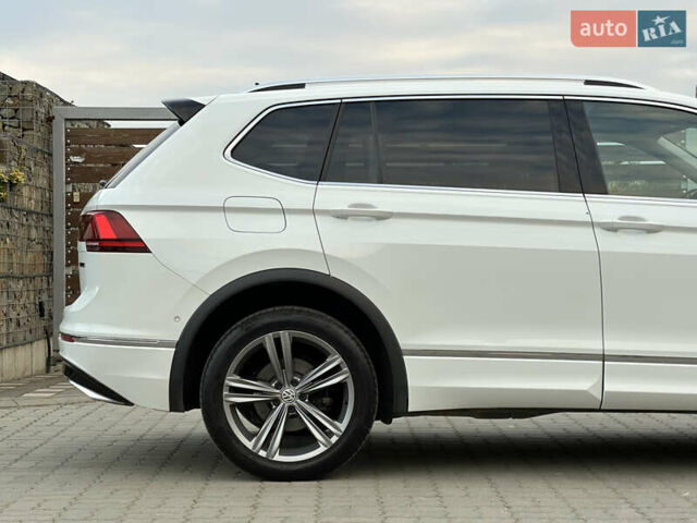 Белый Фольксваген Tiguan Allspace, объемом двигателя 2 л и пробегом 184 тыс. км за 31499 $, фото 35 на Automoto.ua