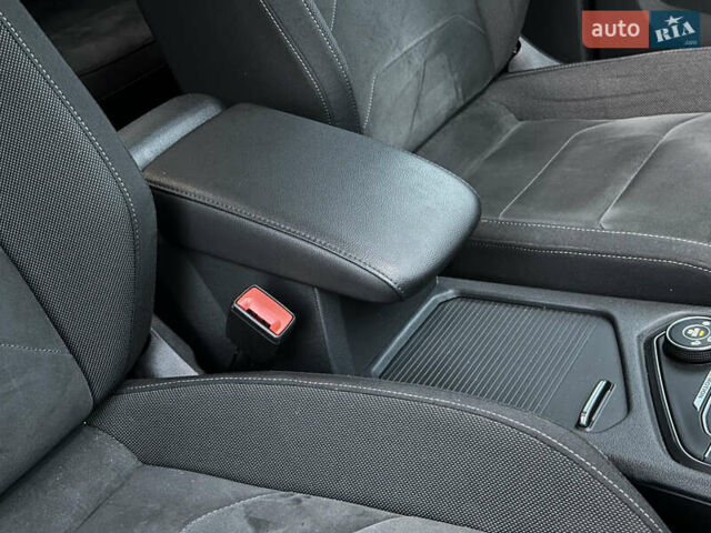 Белый Фольксваген Tiguan Allspace, объемом двигателя 2 л и пробегом 184 тыс. км за 31499 $, фото 95 на Automoto.ua