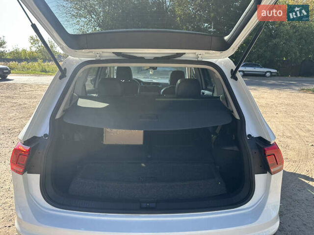 Білий Фольксваген Tiguan Allspace, об'ємом двигуна 2 л та пробігом 215 тис. км за 16999 $, фото 14 на Automoto.ua