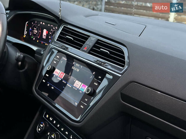 Белый Фольксваген Tiguan Allspace, объемом двигателя 2 л и пробегом 184 тыс. км за 31499 $, фото 93 на Automoto.ua