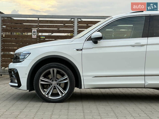 Белый Фольксваген Tiguan Allspace, объемом двигателя 2 л и пробегом 184 тыс. км за 31499 $, фото 14 на Automoto.ua