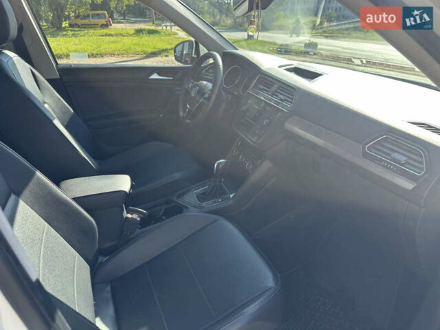 Білий Фольксваген Tiguan Allspace, об'ємом двигуна 2 л та пробігом 215 тис. км за 16999 $, фото 11 на Automoto.ua