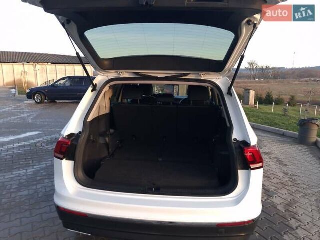 Білий Фольксваген Tiguan Allspace, об'ємом двигуна 1.97 л та пробігом 130 тис. км за 17800 $, фото 12 на Automoto.ua