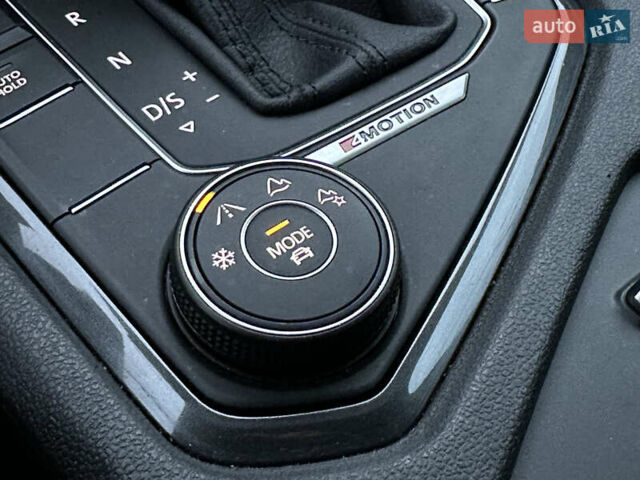 Белый Фольксваген Tiguan Allspace, объемом двигателя 2 л и пробегом 184 тыс. км за 31499 $, фото 68 на Automoto.ua