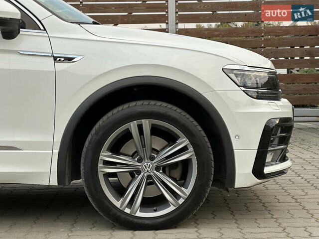 Белый Фольксваген Tiguan Allspace, объемом двигателя 2 л и пробегом 184 тыс. км за 31499 $, фото 37 на Automoto.ua
