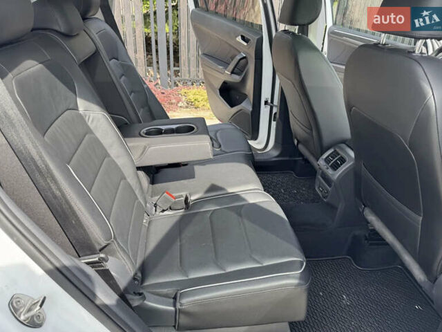 Белый Фольксваген Tiguan Allspace, объемом двигателя 2 л и пробегом 86 тыс. км за 23400 $, фото 15 на Automoto.ua
