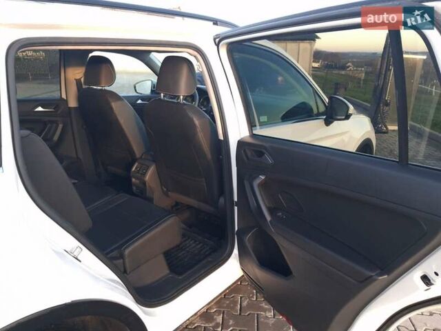 Білий Фольксваген Tiguan Allspace, об'ємом двигуна 1.97 л та пробігом 130 тис. км за 17800 $, фото 11 на Automoto.ua