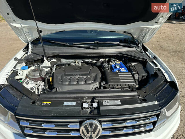 Білий Фольксваген Tiguan Allspace, об'ємом двигуна 2 л та пробігом 215 тис. км за 16999 $, фото 15 на Automoto.ua