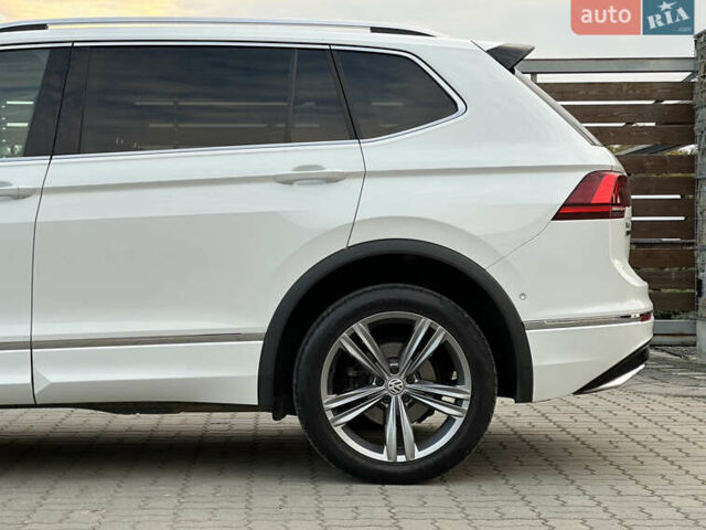 Белый Фольксваген Tiguan Allspace, объемом двигателя 2 л и пробегом 184 тыс. км за 31499 $, фото 15 на Automoto.ua