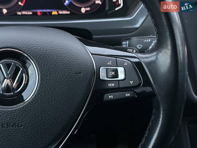 Белый Фольксваген Tiguan Allspace, объемом двигателя 2 л и пробегом 184 тыс. км за 31499 $, фото 63 на Automoto.ua