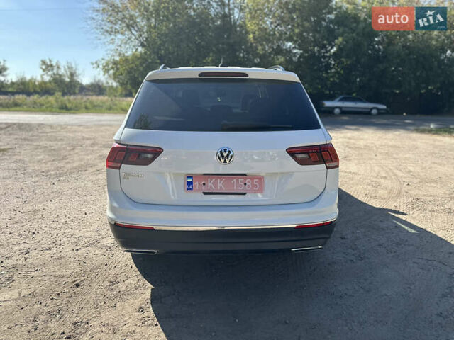 Білий Фольксваген Tiguan Allspace, об'ємом двигуна 2 л та пробігом 215 тис. км за 16999 $, фото 7 на Automoto.ua