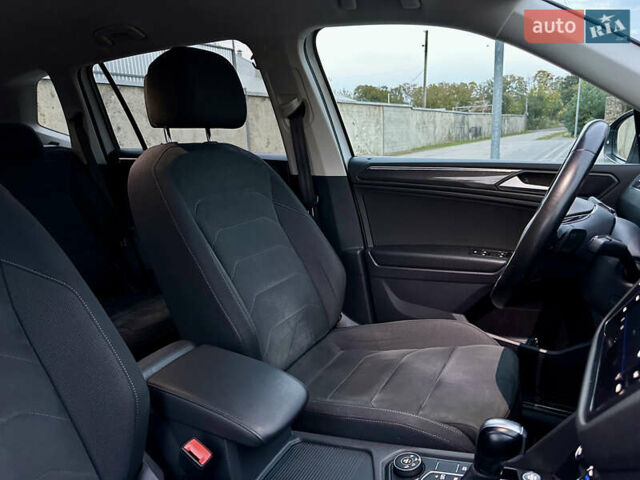 Белый Фольксваген Tiguan Allspace, объемом двигателя 2 л и пробегом 184 тыс. км за 31499 $, фото 91 на Automoto.ua