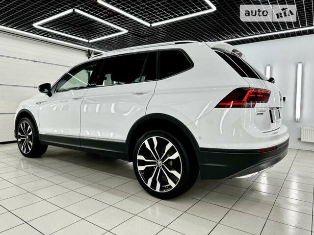 Белый Фольксваген Tiguan Allspace, объемом двигателя 2 л и пробегом 189 тыс. км за 29900 $, фото 34 на Automoto.ua