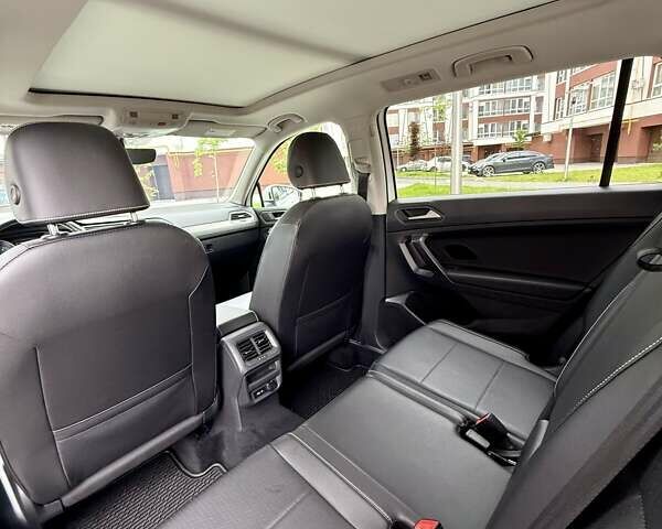 Белый Фольксваген Tiguan Allspace, объемом двигателя 1.98 л и пробегом 31 тыс. км за 30200 $, фото 9 на Automoto.ua