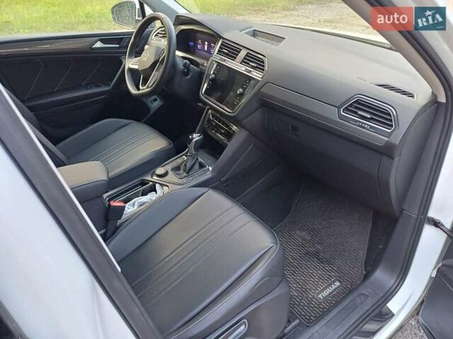 Білий Фольксваген Tiguan Allspace, об'ємом двигуна 2 л та пробігом 20 тис. км за 32000 $, фото 20 на Automoto.ua