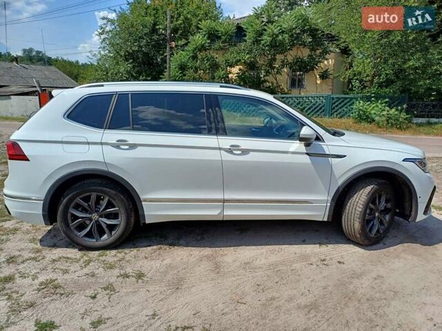 Білий Фольксваген Tiguan Allspace, об'ємом двигуна 2 л та пробігом 20 тис. км за 32000 $, фото 2 на Automoto.ua