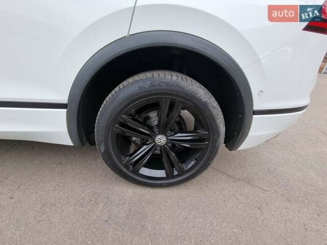 Белый Фольксваген Tiguan Allspace, объемом двигателя 2 л и пробегом 175 тыс. км за 33500 $, фото 27 на Automoto.ua