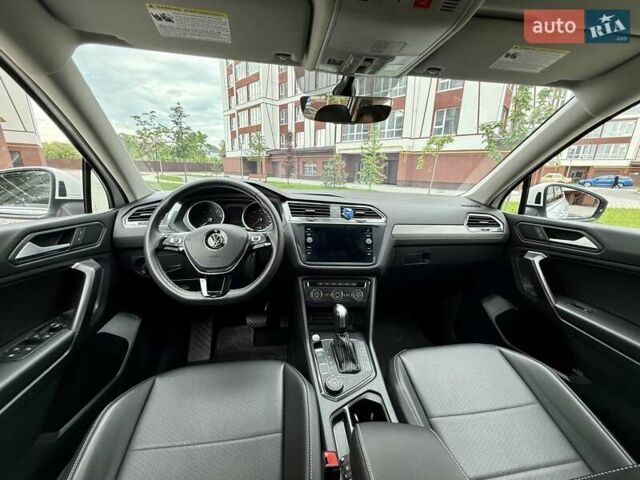 Белый Фольксваген Tiguan Allspace, объемом двигателя 1.98 л и пробегом 31 тыс. км за 30200 $, фото 12 на Automoto.ua