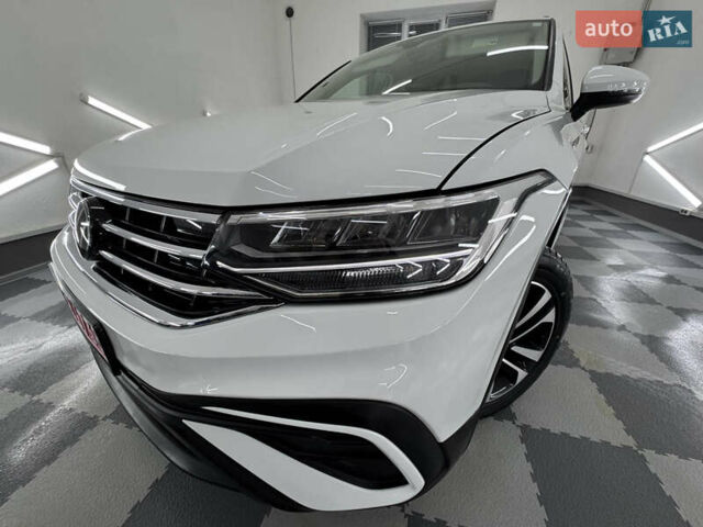 Белый Фольксваген Tiguan Allspace, объемом двигателя 2 л и пробегом 86 тыс. км за 25499 $, фото 6 на Automoto.ua