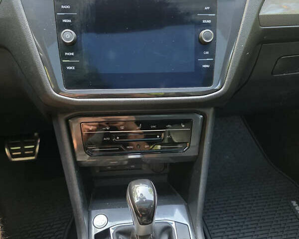 Белый Фольксваген Tiguan Allspace, объемом двигателя 2 л и пробегом 65 тыс. км за 22500 $, фото 22 на Automoto.ua