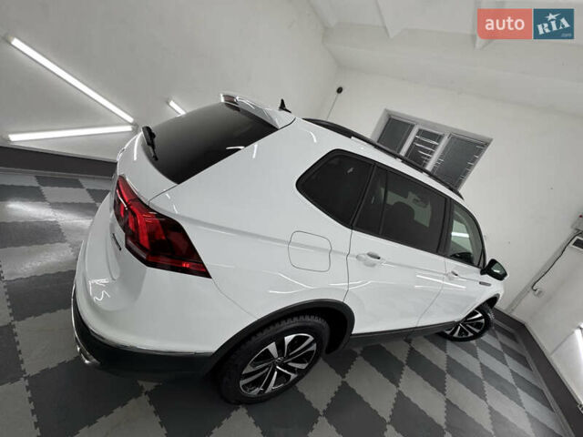 Белый Фольксваген Tiguan Allspace, объемом двигателя 2 л и пробегом 86 тыс. км за 25499 $, фото 89 на Automoto.ua