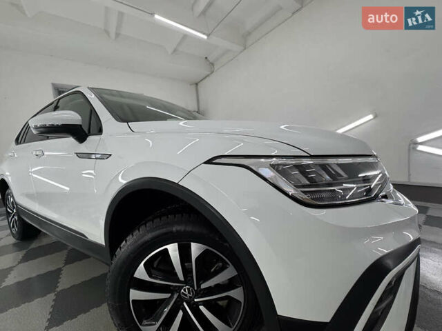 Белый Фольксваген Tiguan Allspace, объемом двигателя 2 л и пробегом 86 тыс. км за 24999 $, фото 92 на Automoto.ua