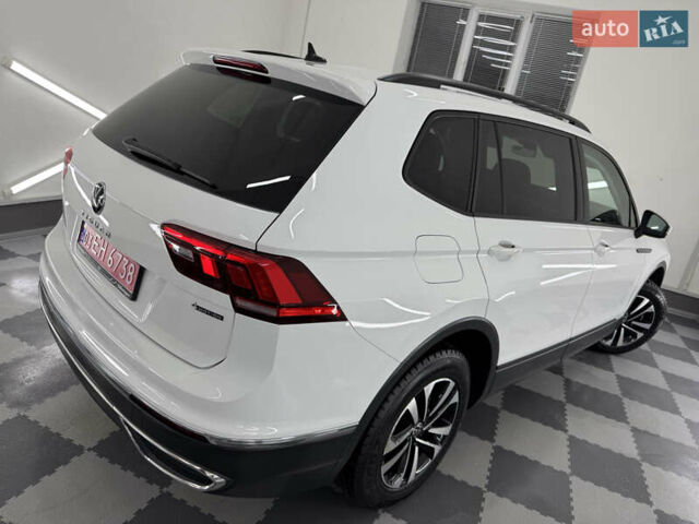 Белый Фольксваген Tiguan Allspace, объемом двигателя 2 л и пробегом 86 тыс. км за 24999 $, фото 17 на Automoto.ua