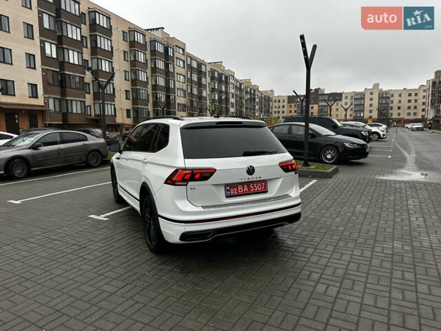 Белый Фольксваген Tiguan Allspace, объемом двигателя 2 л и пробегом 104 тыс. км за 26600 $, фото 5 на Automoto.ua