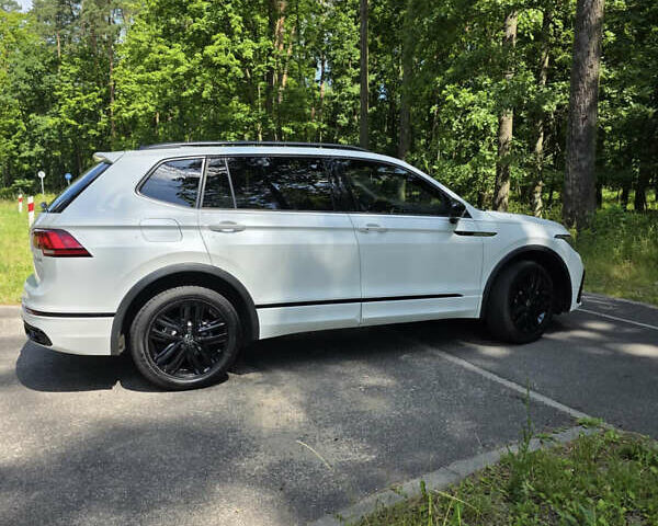 Белый Фольксваген Tiguan Allspace, объемом двигателя 2 л и пробегом 65 тыс. км за 22500 $, фото 3 на Automoto.ua