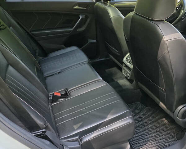 Белый Фольксваген Tiguan Allspace, объемом двигателя 2 л и пробегом 65 тыс. км за 22500 $, фото 24 на Automoto.ua
