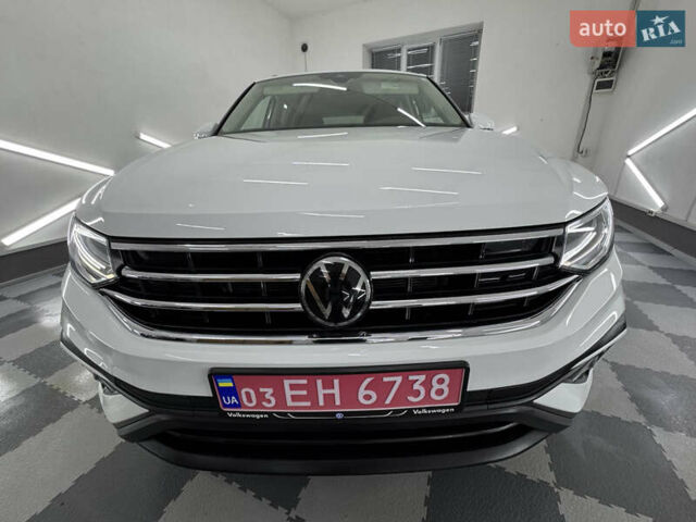 Белый Фольксваген Tiguan Allspace, объемом двигателя 2 л и пробегом 86 тыс. км за 24999 $, фото 89 на Automoto.ua