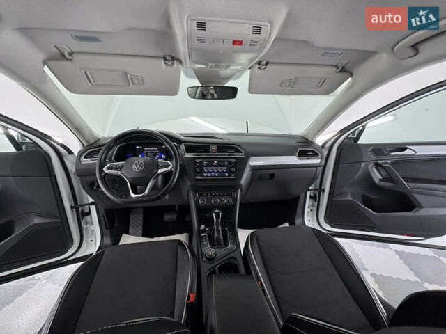 Белый Фольксваген Tiguan Allspace, объемом двигателя 2 л и пробегом 86 тыс. км за 24999 $, фото 51 на Automoto.ua