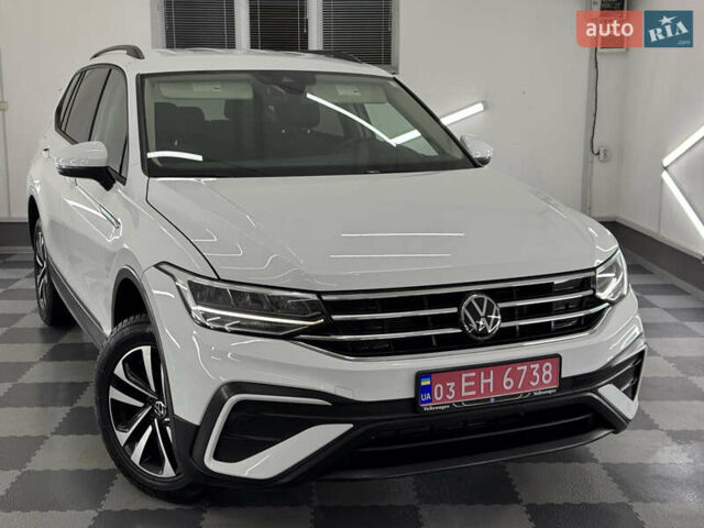 Белый Фольксваген Tiguan Allspace, объемом двигателя 2 л и пробегом 86 тыс. км за 24999 $, фото 9 на Automoto.ua