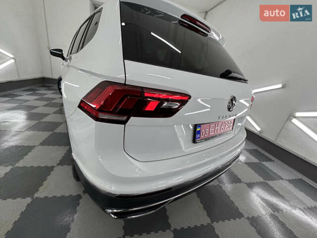 Белый Фольксваген Tiguan Allspace, объемом двигателя 2 л и пробегом 86 тыс. км за 24999 $, фото 131 на Automoto.ua