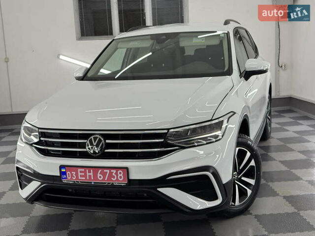 Белый Фольксваген Tiguan Allspace, объемом двигателя 2 л и пробегом 86 тыс. км за 24999 $, фото 116 на Automoto.ua