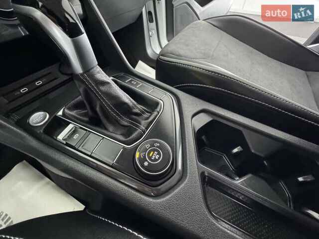 Белый Фольксваген Tiguan Allspace, объемом двигателя 2 л и пробегом 86 тыс. км за 24999 $, фото 35 на Automoto.ua