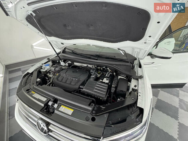 Белый Фольксваген Tiguan Allspace, объемом двигателя 2 л и пробегом 86 тыс. км за 24999 $, фото 81 на Automoto.ua