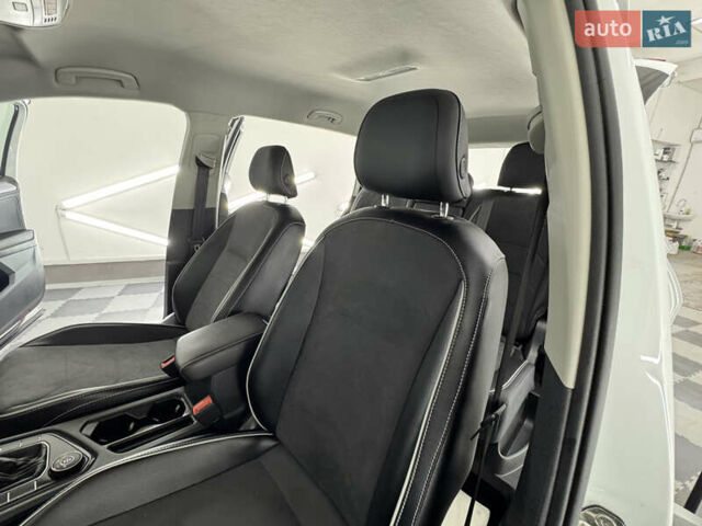 Белый Фольксваген Tiguan Allspace, объемом двигателя 2 л и пробегом 86 тыс. км за 24999 $, фото 41 на Automoto.ua
