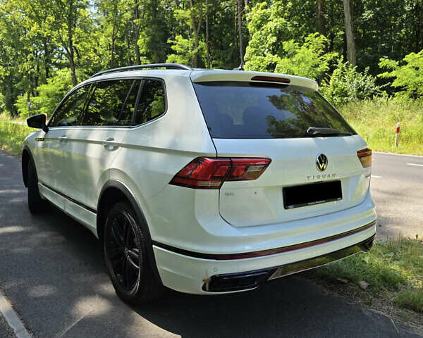 Белый Фольксваген Tiguan Allspace, объемом двигателя 2 л и пробегом 65 тыс. км за 22500 $, фото 17 на Automoto.ua